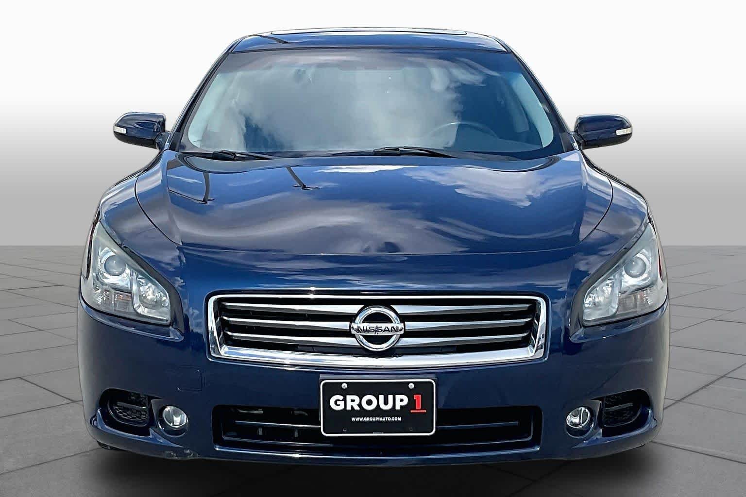 Used 2014 Navy Blue Metallic Nissan 3.5 SV w/Sport Pkg image 4