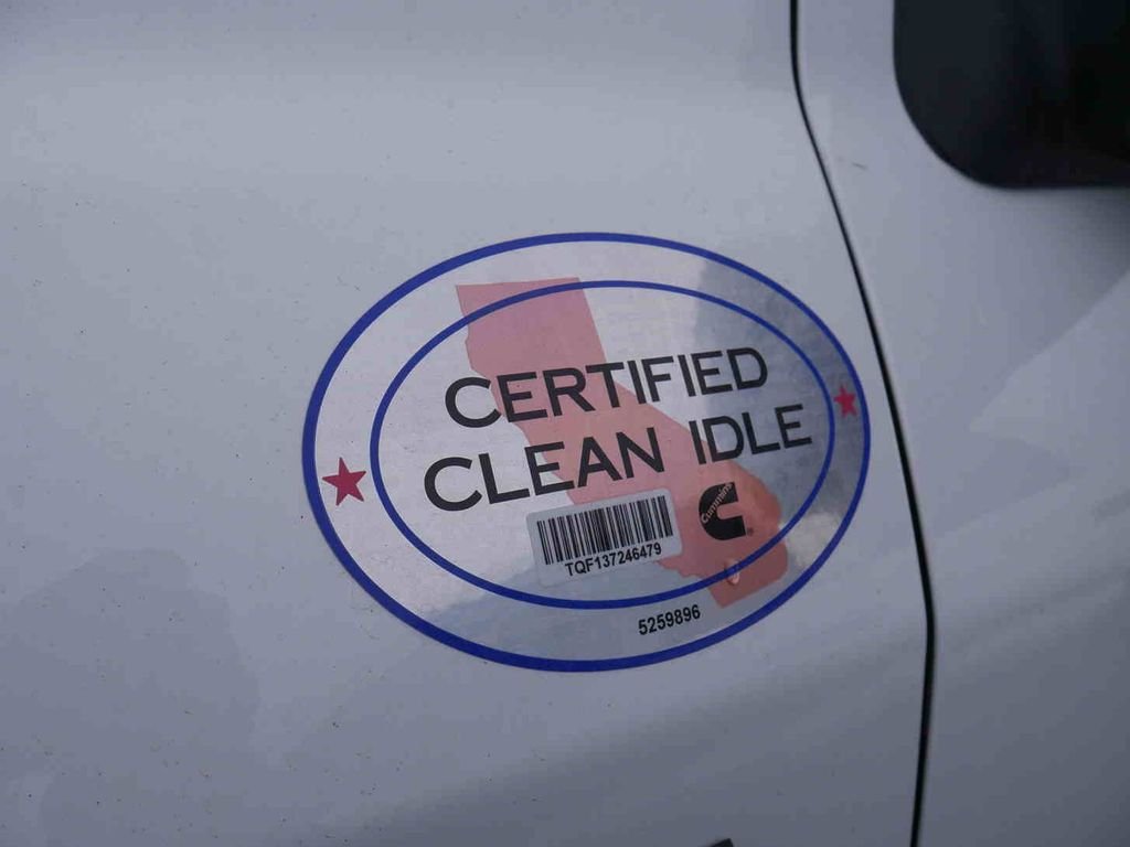 New 2026 Bright White Clear-Coat Exterior Paint RAM TRADESMAN image 11