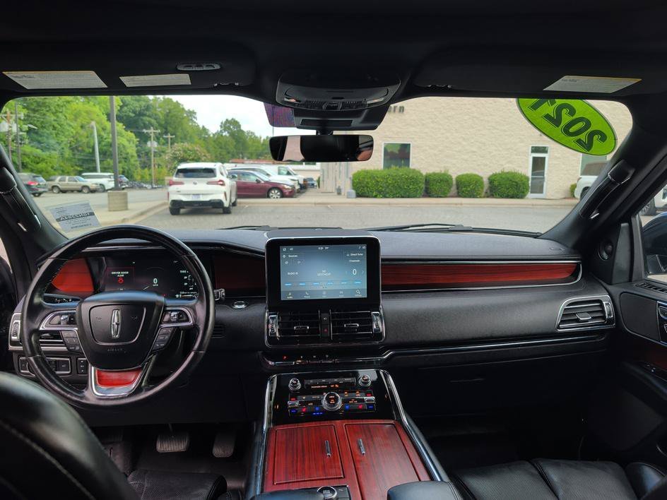 Used 2021 Black Lincoln Reserve image 11