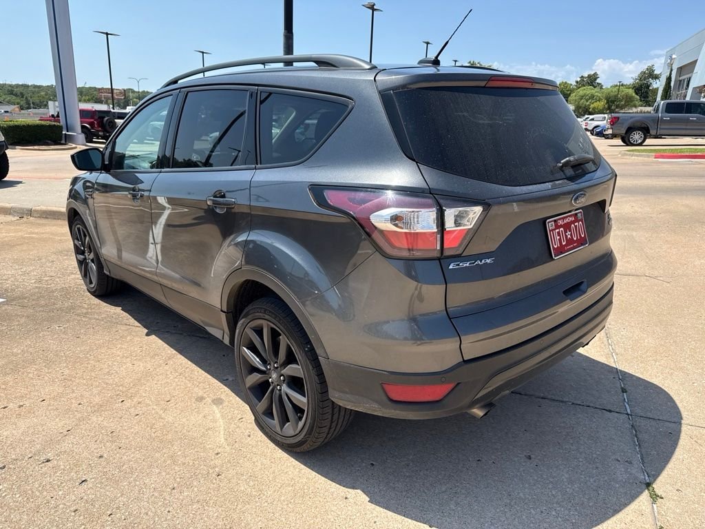 Used 2017 Magnetic Ford SE image 8
