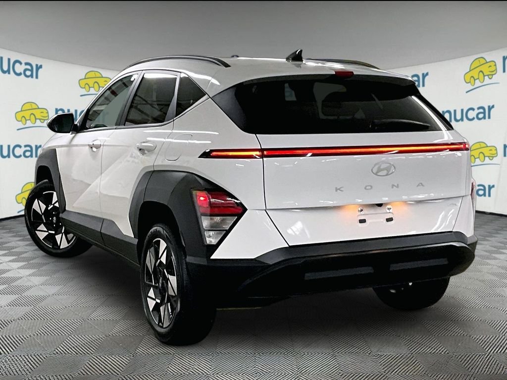 Used 2024 White Hyundai SEL image 4