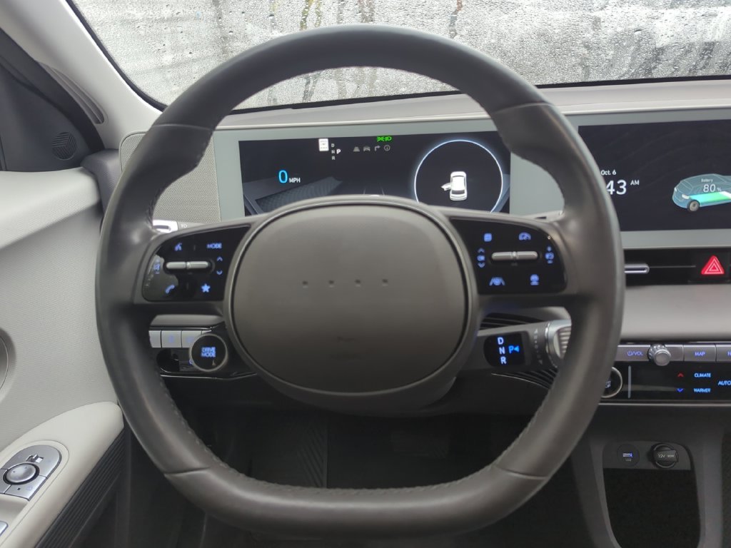 Used 2024 Gold Hyundai SEL image 23