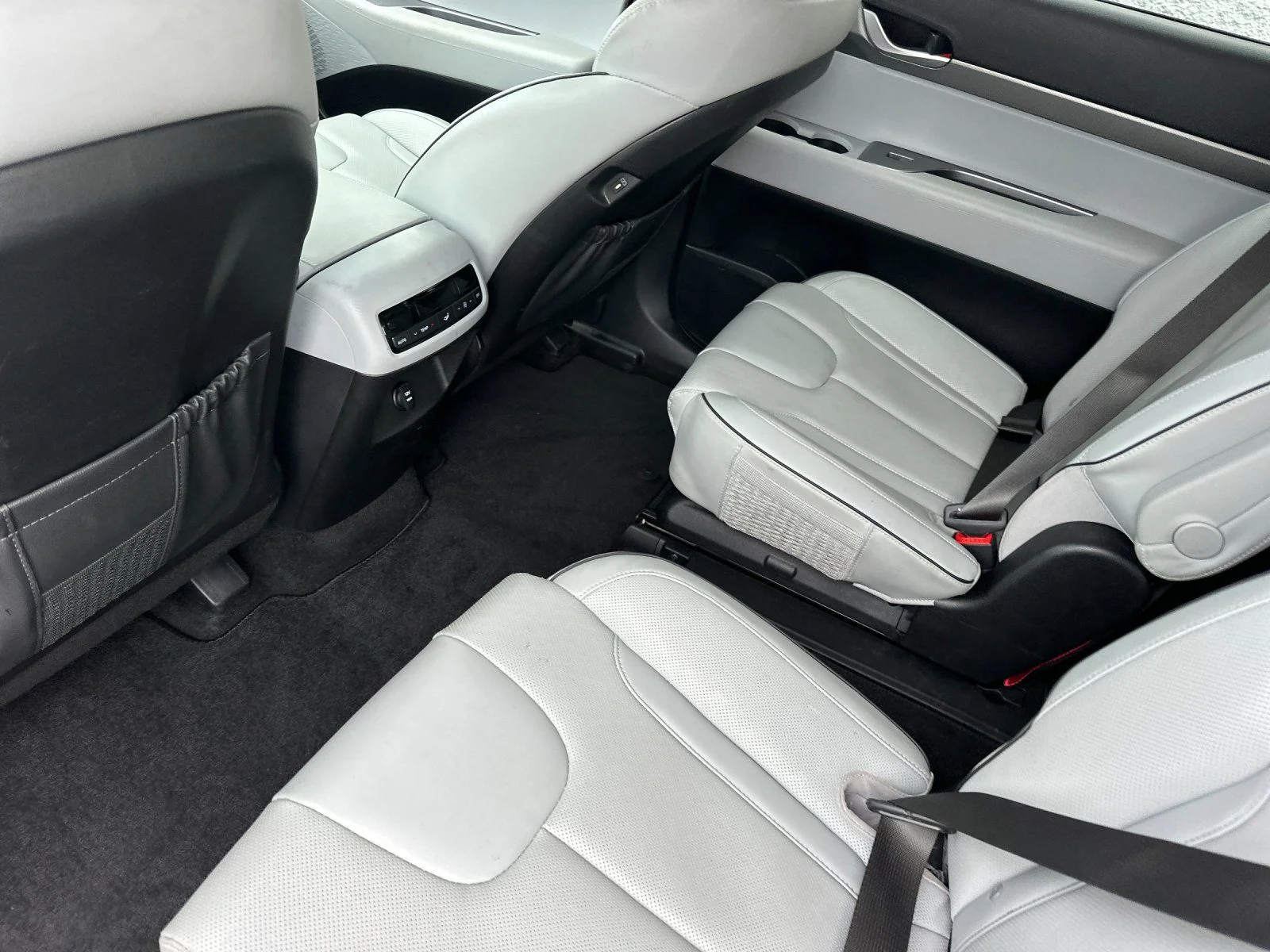 Used 2024 Red Hyundai SEL image 5
