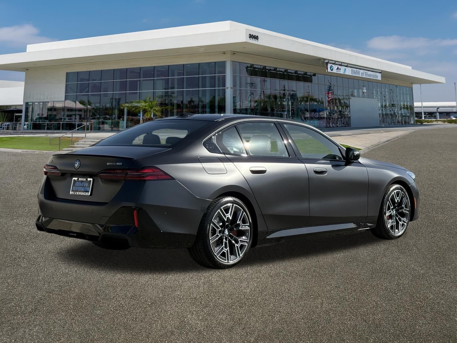 New 2027 Gray BMW eDrive40 image 10