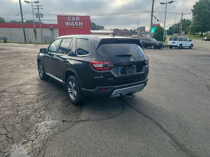 Used 2024  Honda EX-L image 4