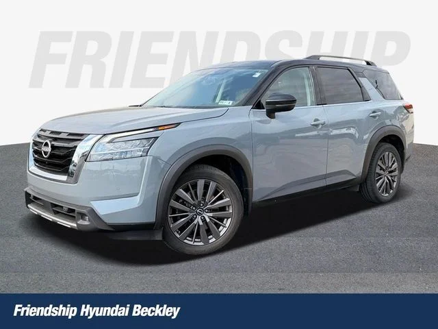 Used 2022 Gray Nissan SL image 1