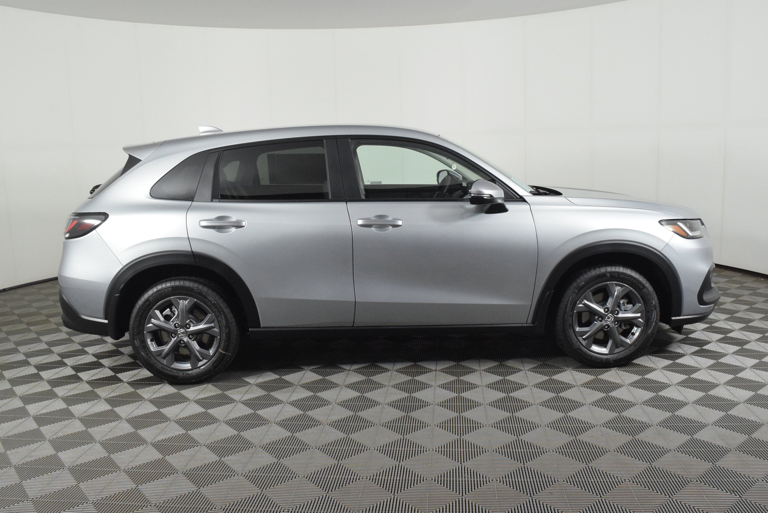 New 2027 Solar Silver Metallic Honda LX image 5