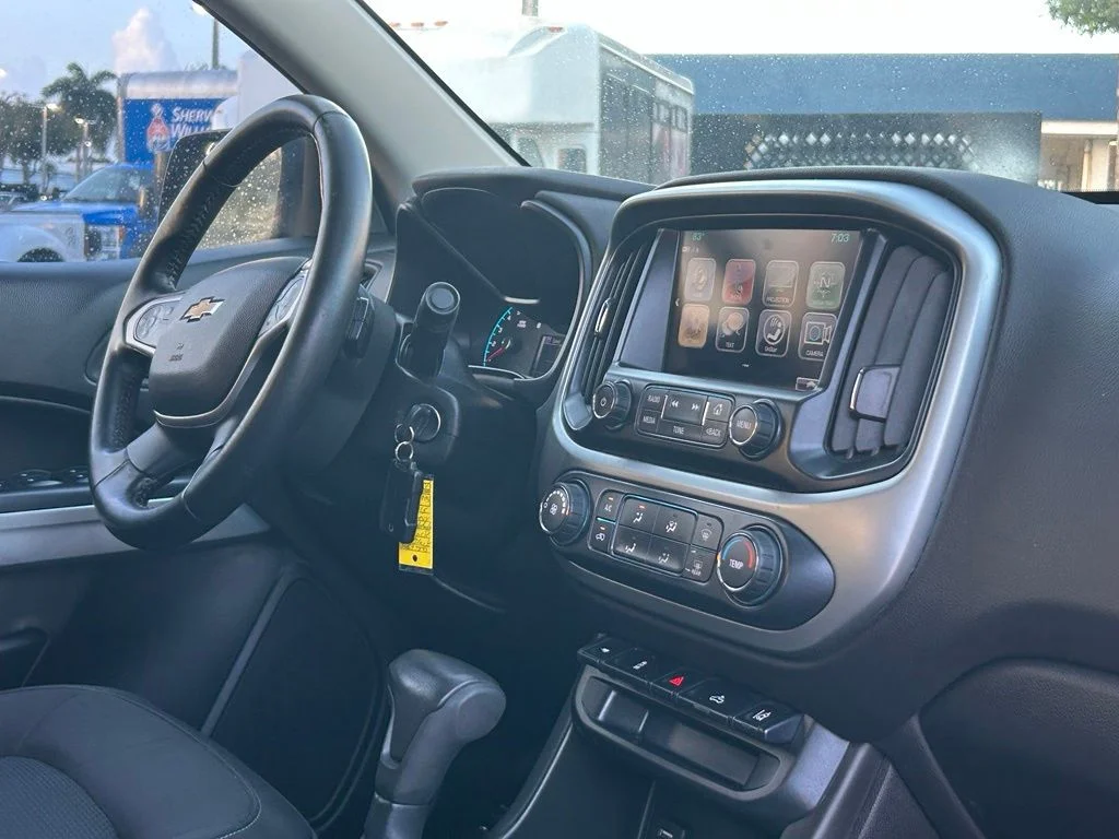 Used 2018 Graphite Metallic Chevrolet LT image 25