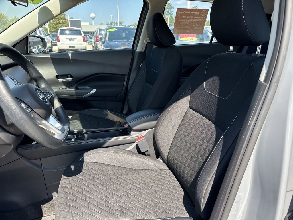 Used 2023 Gray Nissan SV image 13