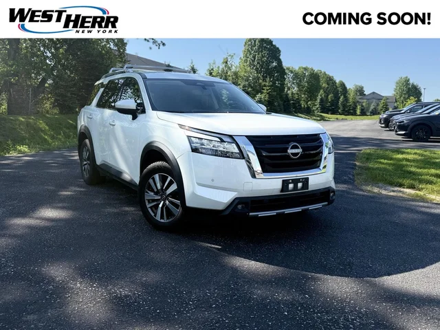 2022 Nissan Pathfinder SL