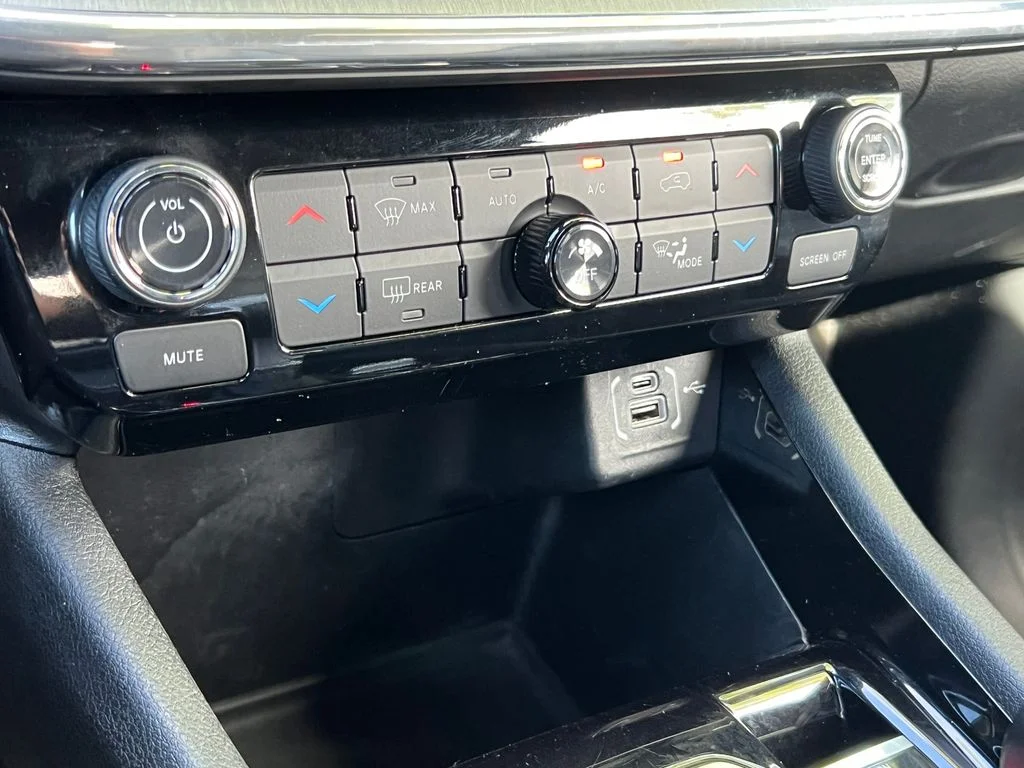 Used 2024 Black Jeep Limited image 25