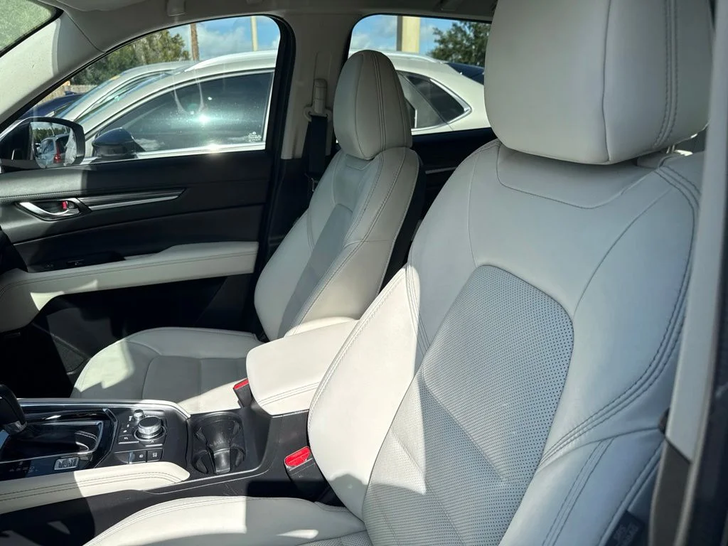 Used 2020 White Mazda Grand Touring image 3