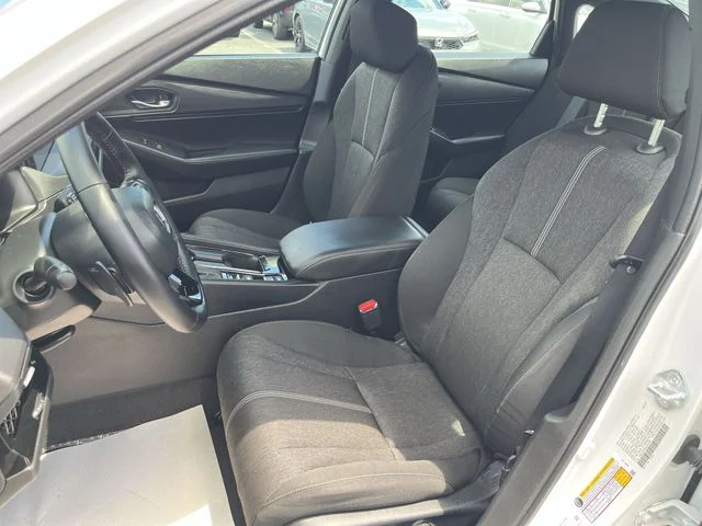 Used 2025  Honda Sport image 15
