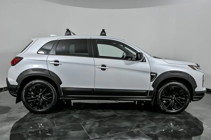 New 2026 White Diamond Mitsubishi Trail Edition image 9