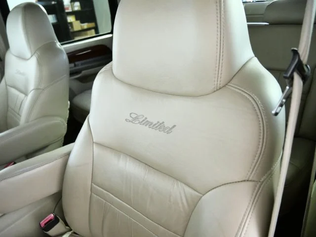 Used 2000 Green Ford Limited image 18