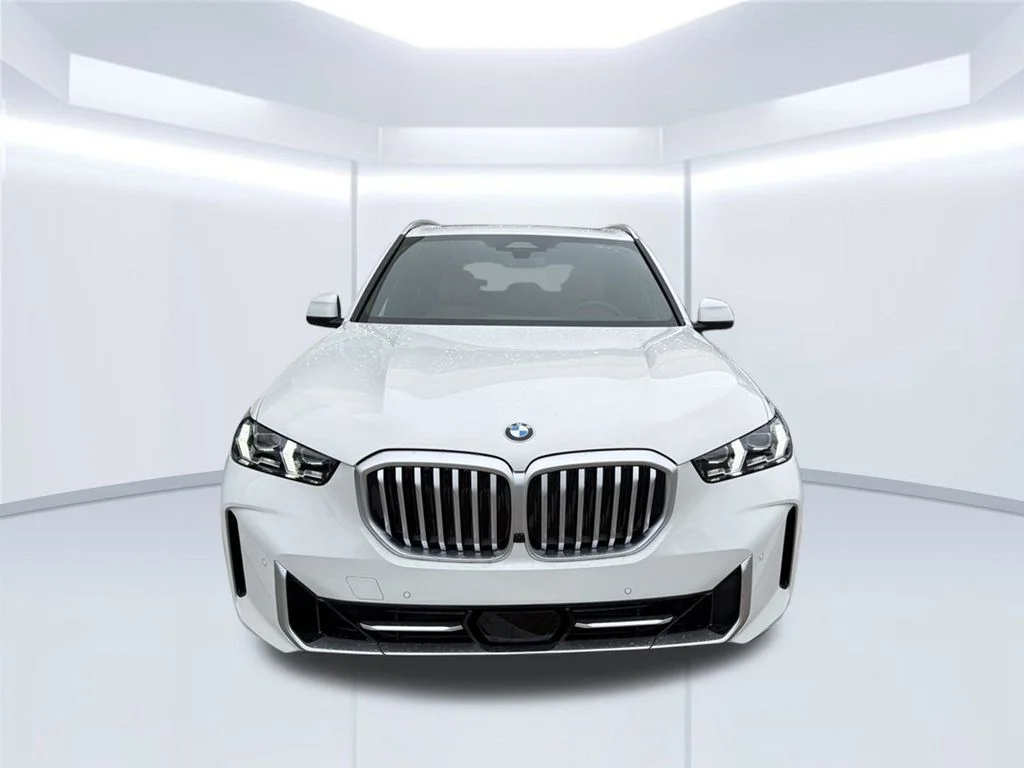 New 2026 Alpine White BMW sDrive40i image 2