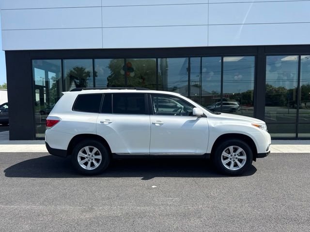 Used 2012 Toyota Highlander SE with VIN 5TDBK3EH7CS129681 for sale in Fairhaven, MA
