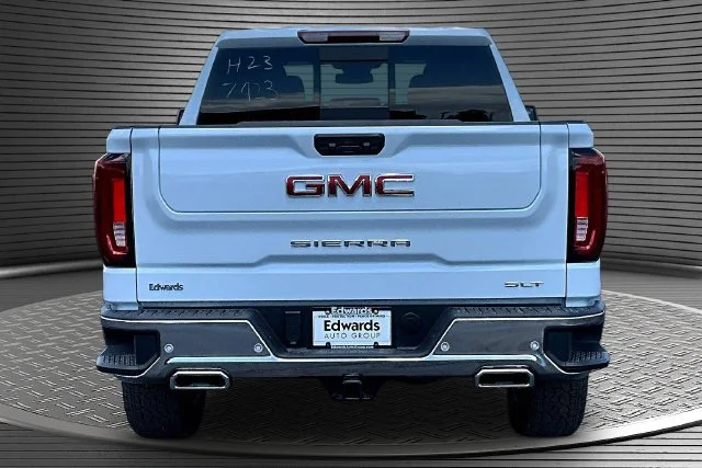 New 2026 Glacier White Tricoat GMC SLT image 4