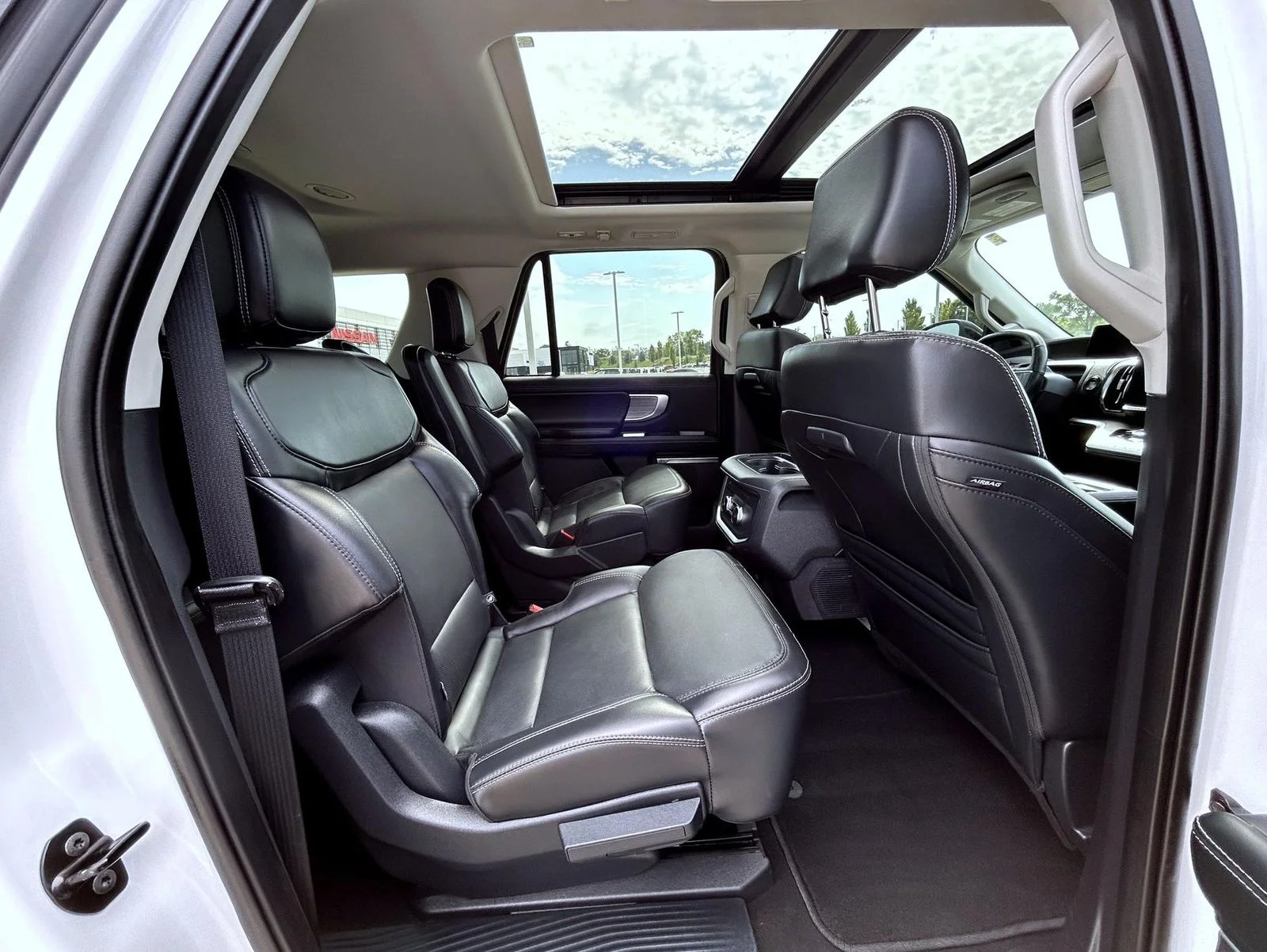 Used 2025 White Ford Platinum image 18