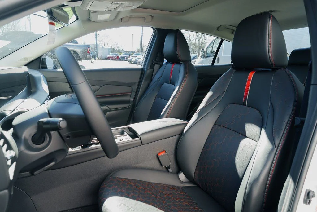 New 2026 Aspen White TriCoat / Super Black Two-tone Nissan SR image 21