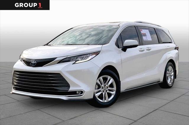 Certified Used 2024 WIND CHILL PEARL Toyota  image 1