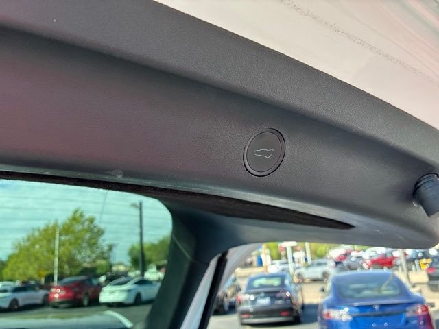 Used 2023  Tesla Long Range image 22