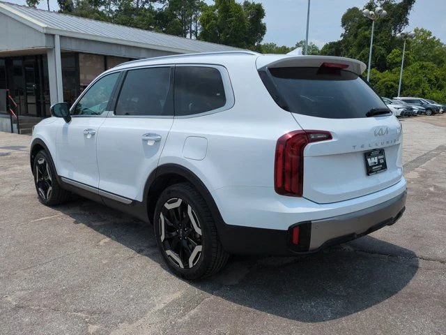 Certified Used 2025 White Kia S image 7
