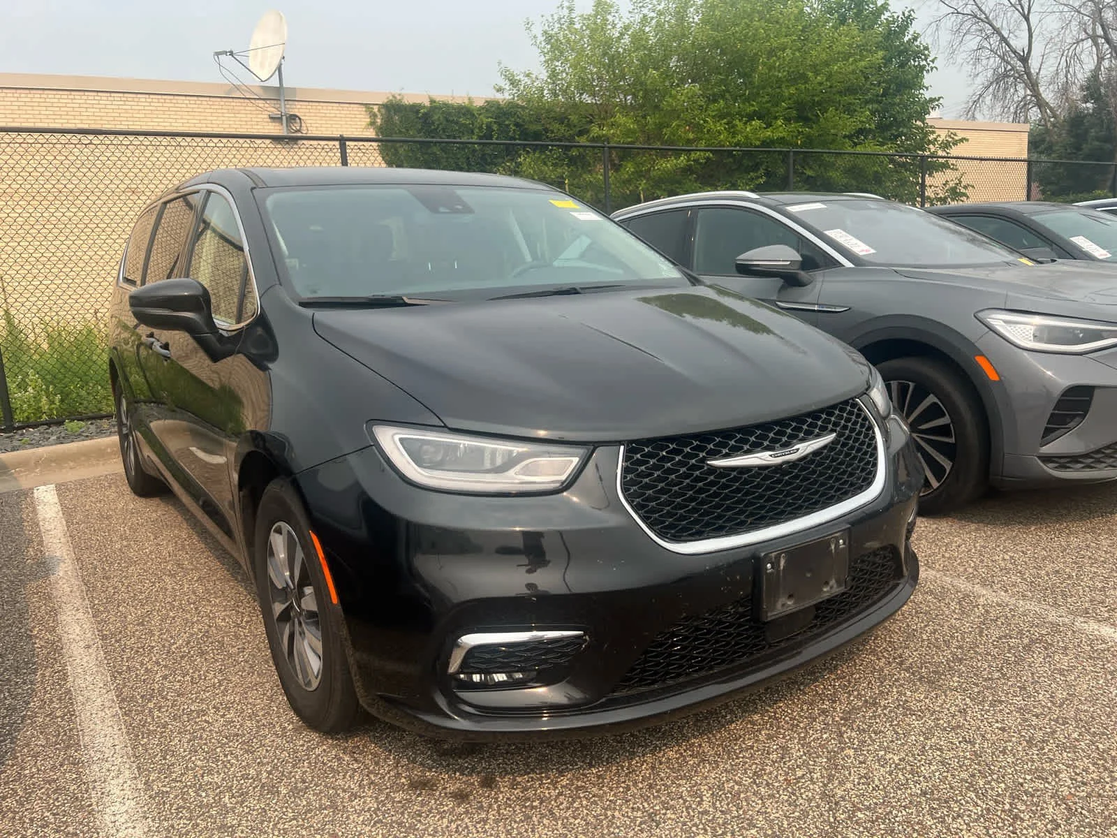 Used 2023 Chrysler Pacifica Hybrid Touring L with VIN 2C4RC1L78PR626232 for sale in Brooklyn Center, Minnesota