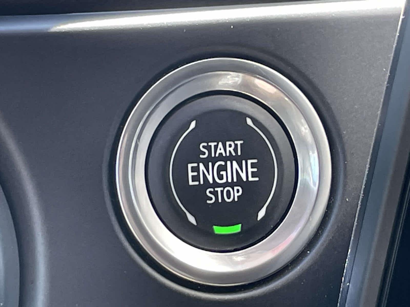 Used 2023 Summit White Chevrolet 3LT image 19