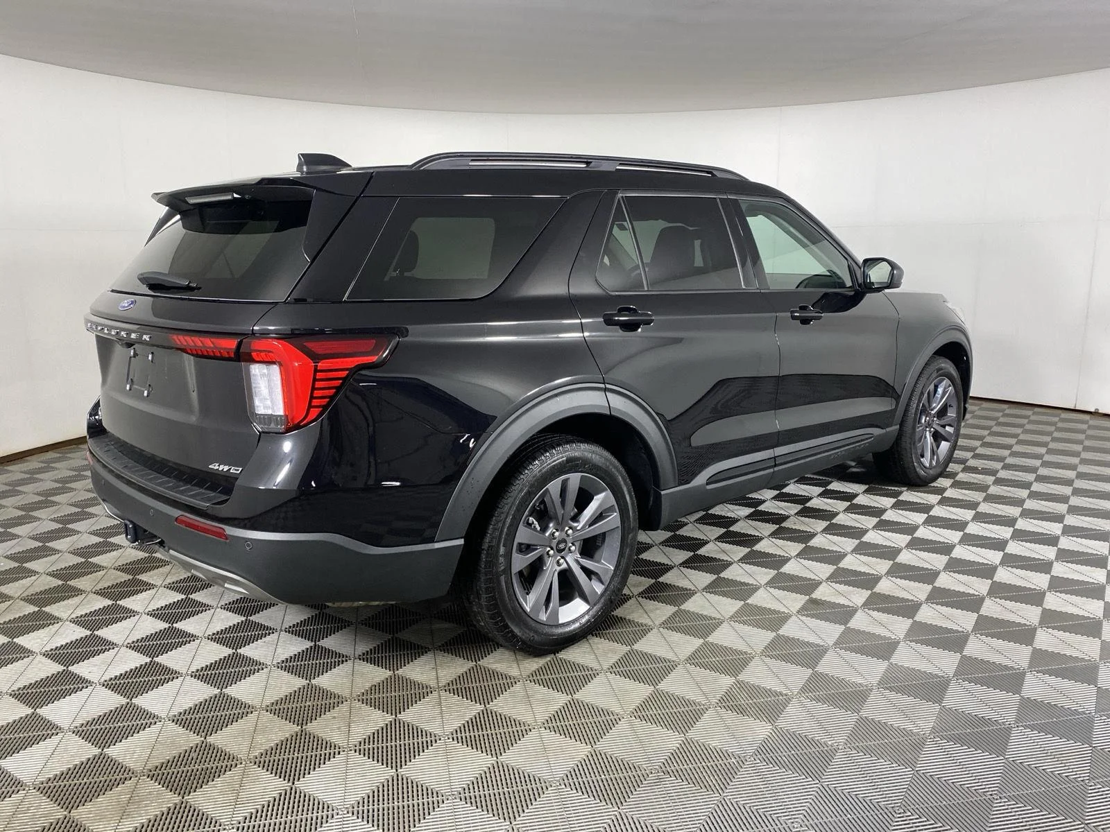 Used 2026 Agate Black Ford Active image 7
