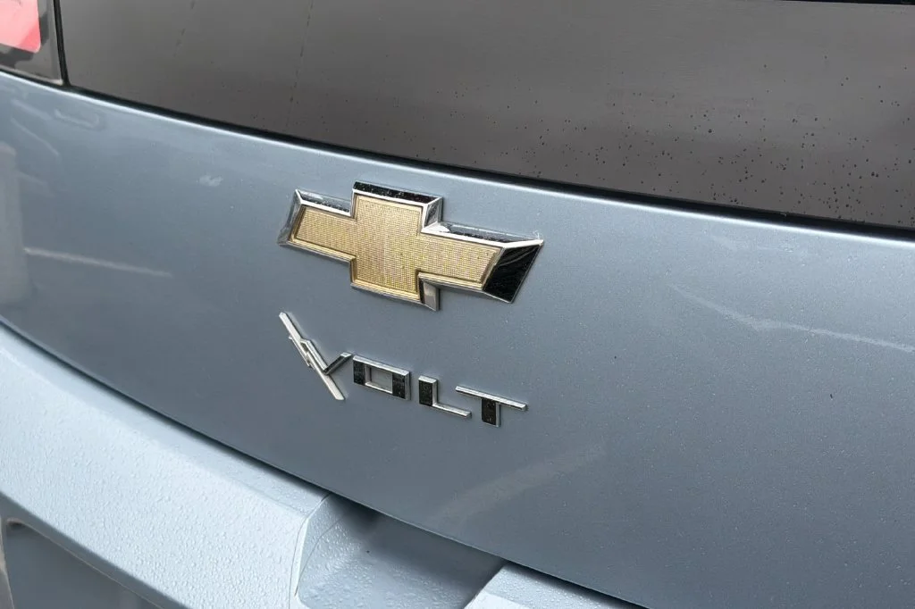 Used 2014 Silver Topaz Metallic Chevrolet Base image 7