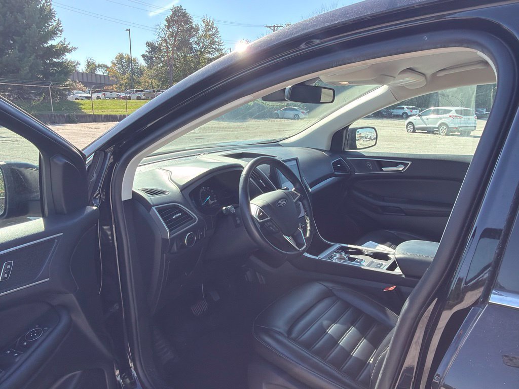 Used 2024 Black Metallic Ford SEL image 12