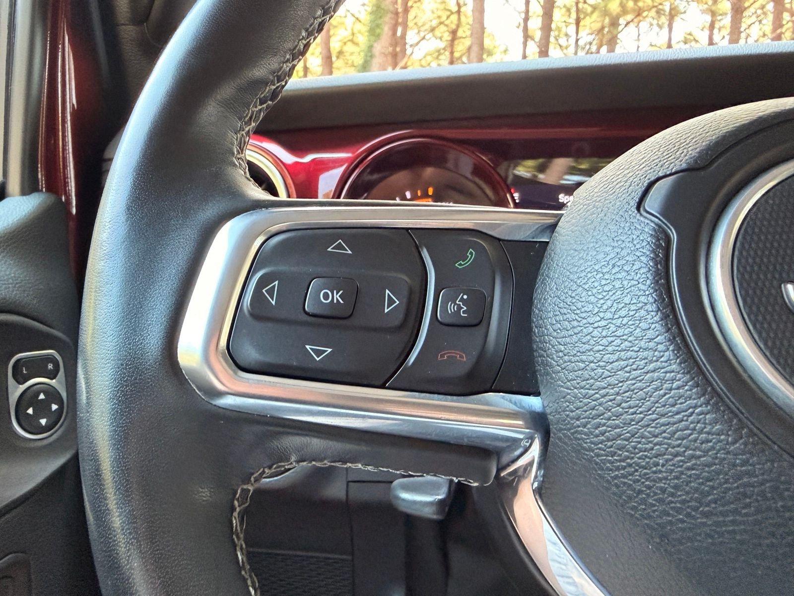 Used 2022 Snazzberry Pearlcoat Jeep Unlimited Sahara image 23