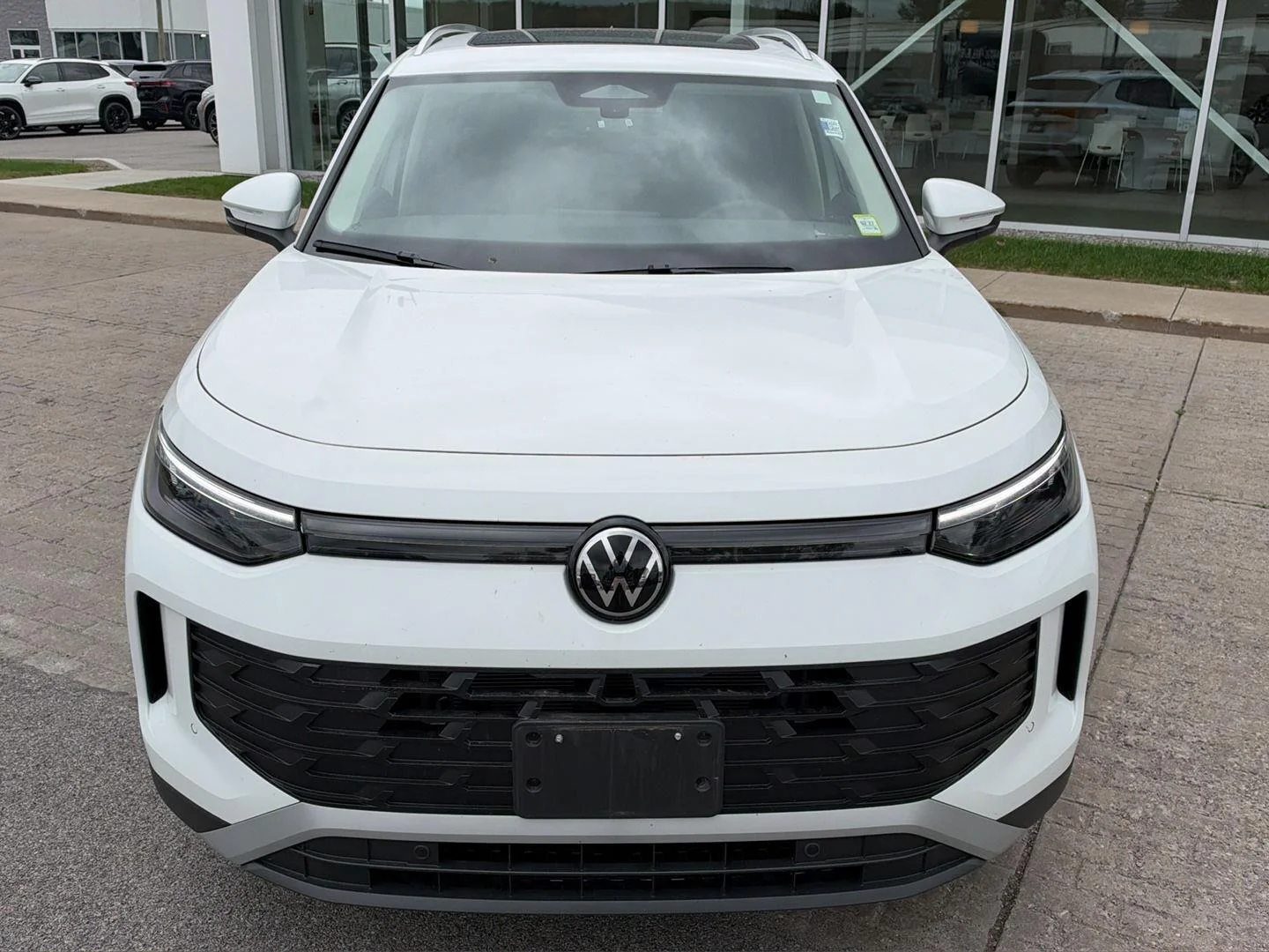 Used 2026 Pure White Volkswagen SE image 2