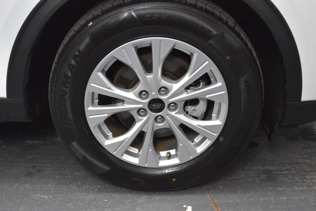 Certified Used 2025 Oxford White Ford Active image 28