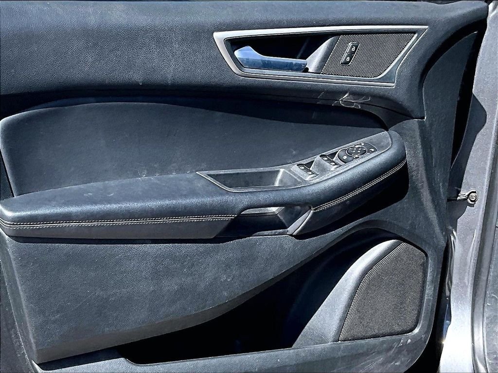 Used 2024 Gray Metallic Ford SEL image 9