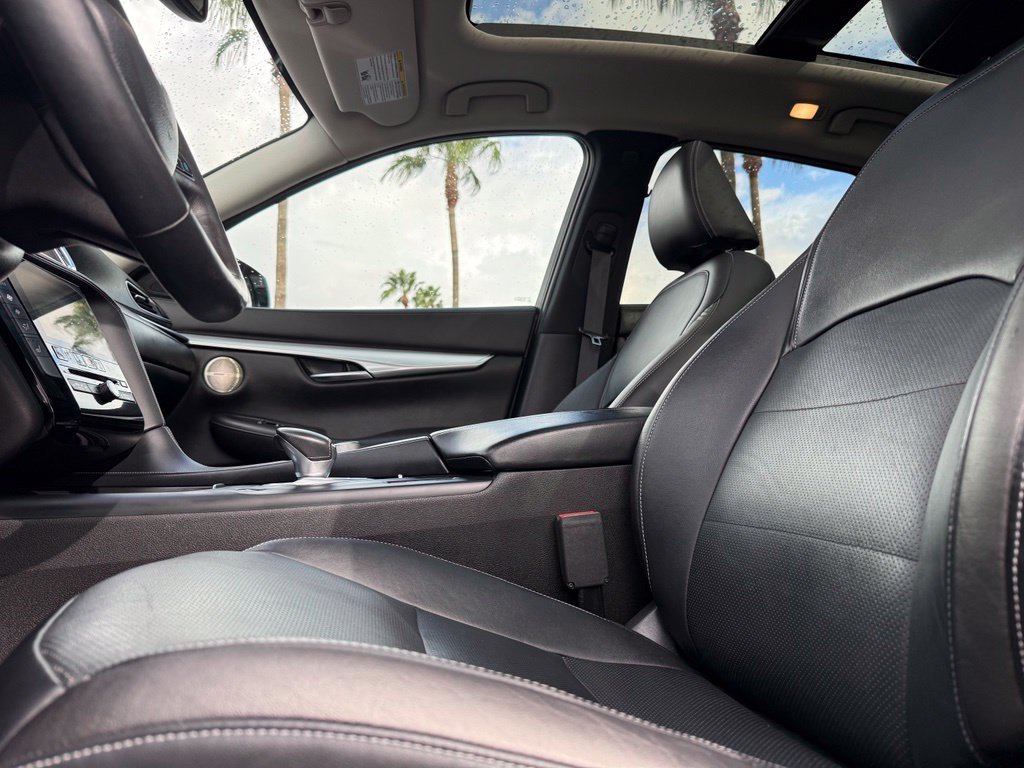 Used 2019 White INFINITI ESSENTIAL image 11