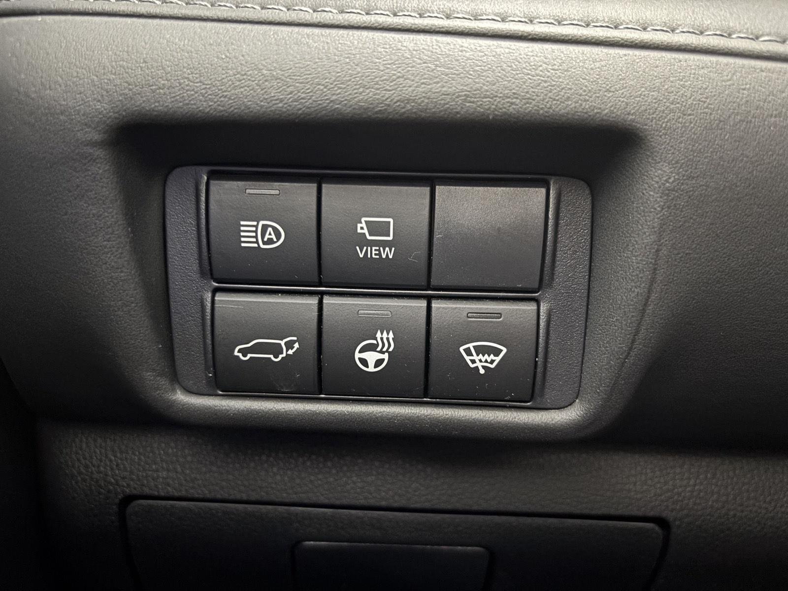 Used 2021 Blizzard Pearl Toyota Platinum image 17