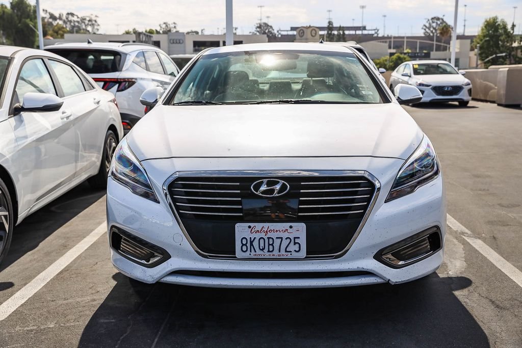Used 2017 White Hyundai Limited image 2