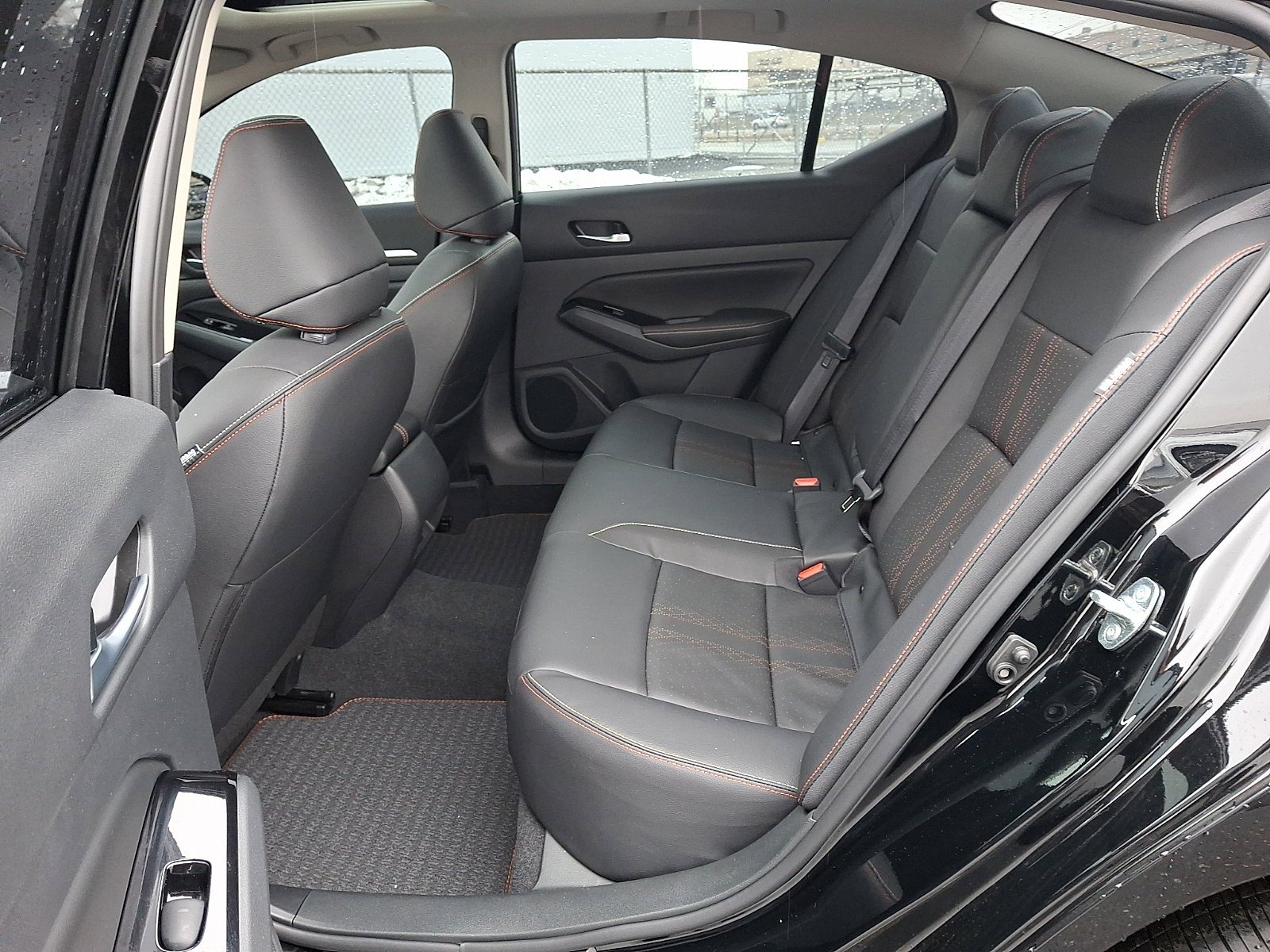 2025 Nissan Altima SR - Photo 5