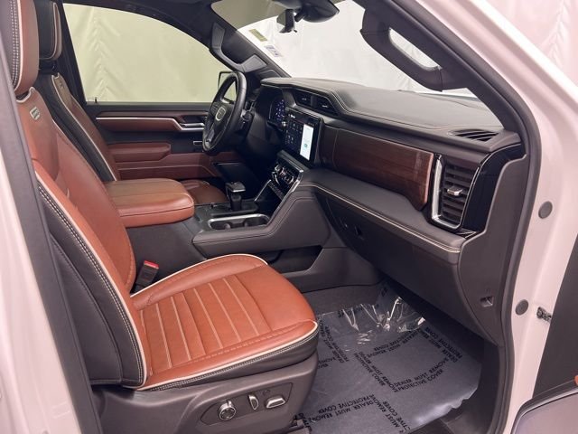 Used 2025 White GMC Denali Ultimate image 26