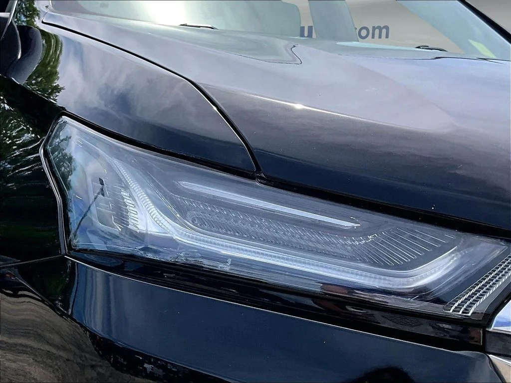 Used 2023 Black Chevrolet Premier image 34