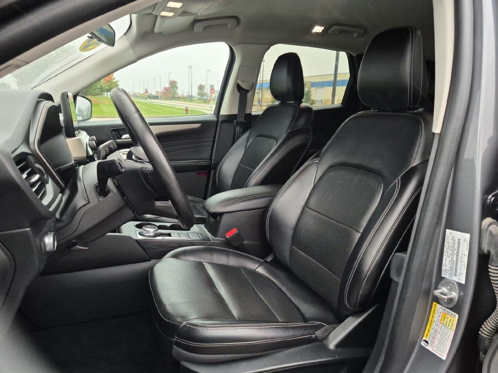 Used 2022 Gray Ford SEL image 11