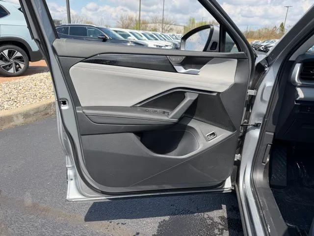 New 2026 Silver Volkswagen 2.0T SE image 13