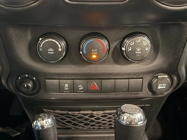 Used 2018 White Jeep Unlimited Sport image 19