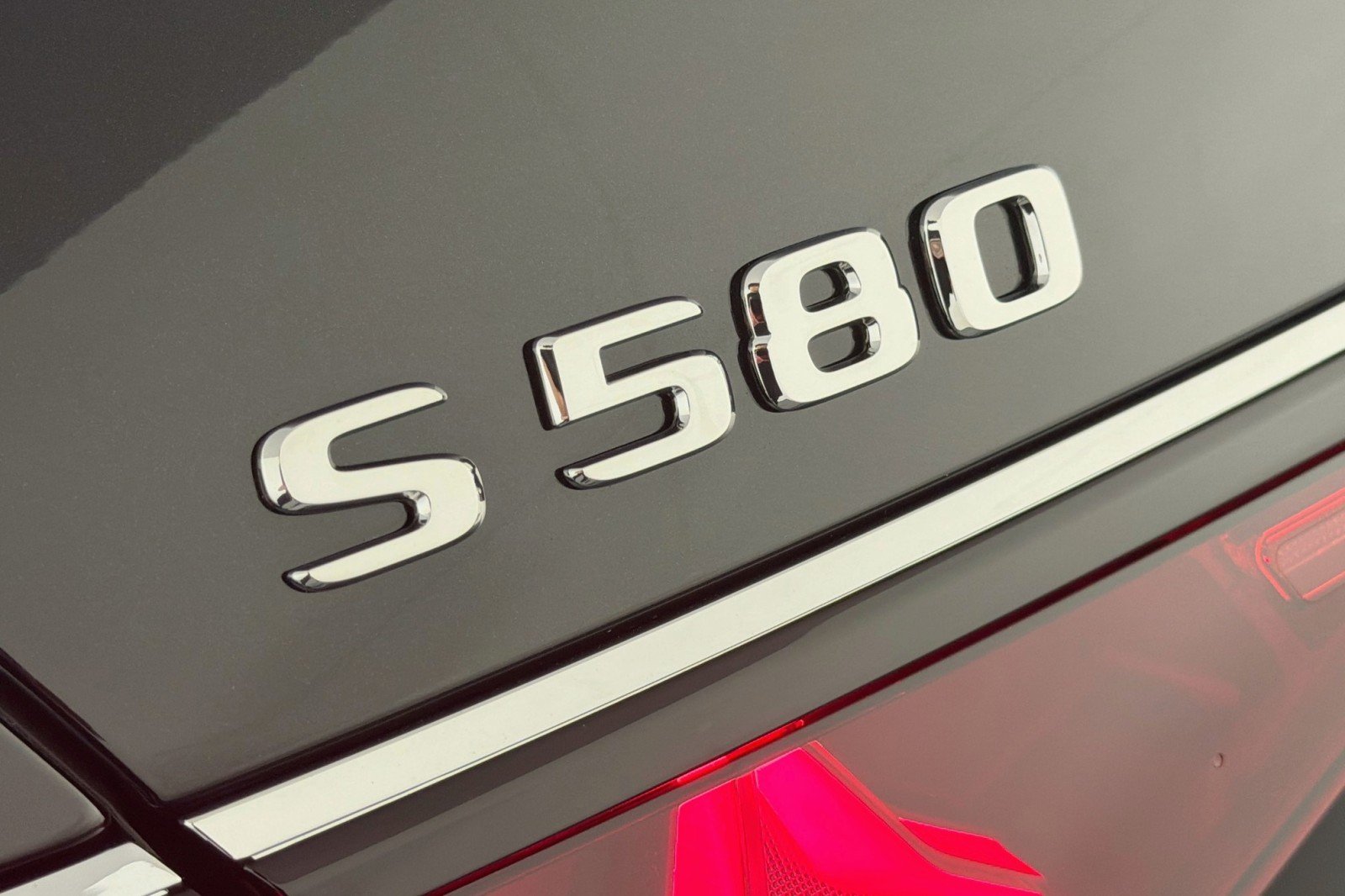 New 2027 Obsidian Black Metallic Mercedes-Benz S 580 4MATIC® Sedan image 8