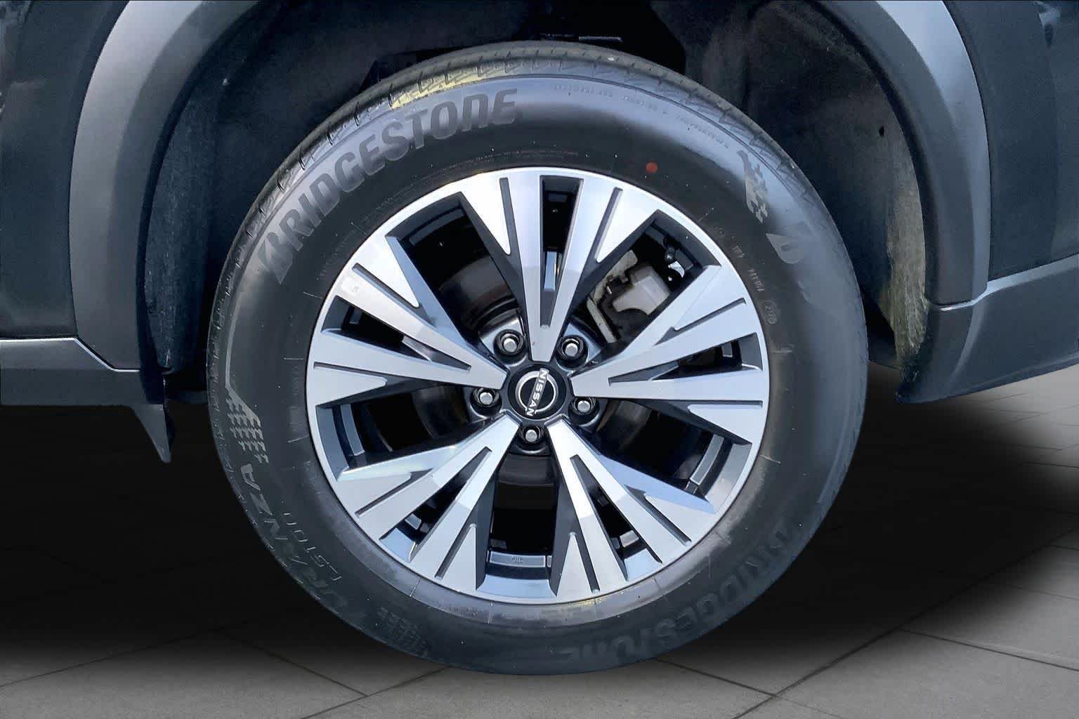 Used 2023 Super Black Nissan SV image 10