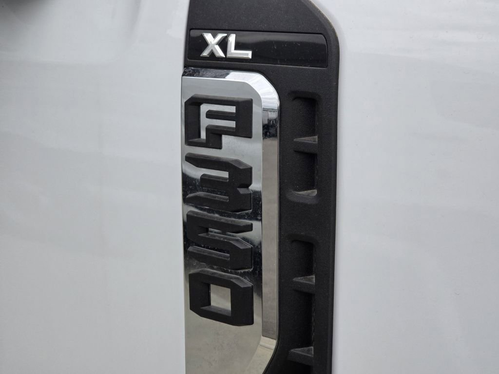 New 2026 Oxford White Ford XL image 27