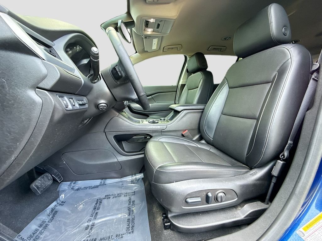 Used 2023 Ultra Blue Metallic GMC SLT image 22