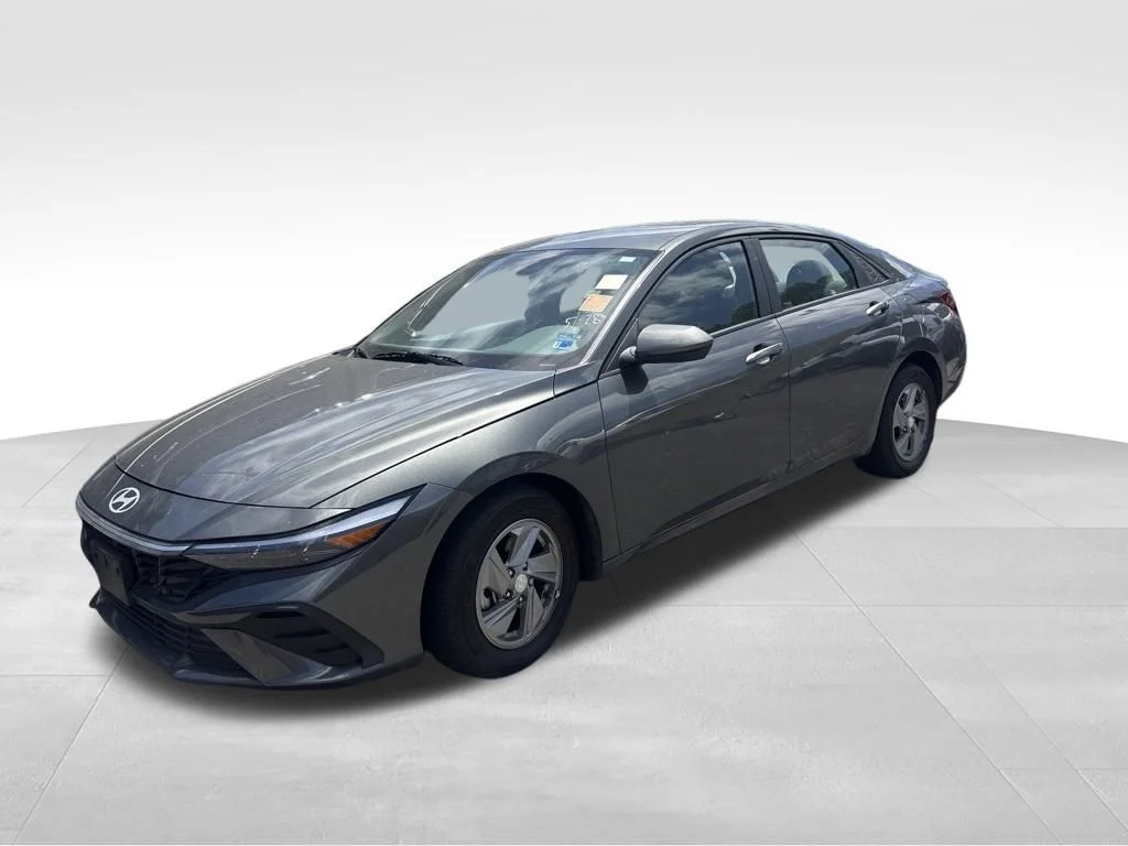 Used 2025 Gray Hyundai SE image 16